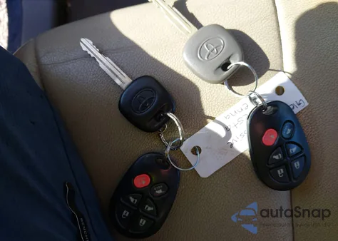 2014 Toyota Sienna Xle V6 8 Passenger из США, поврежденный, VIN 5TDYK3DC9ES526117